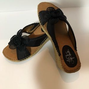 Life Stride Black Wedge Size 8 NWOT